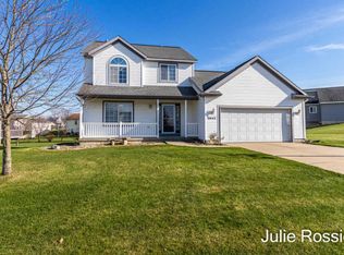 2042 Orchard Ridge Dr NW, Grand Rapids, MI