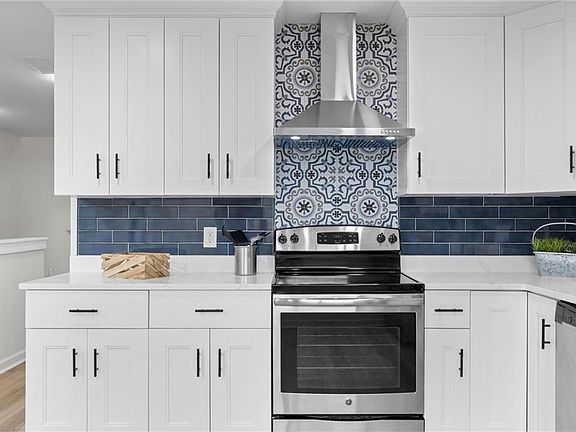 4th image of 3961 Aeries Way