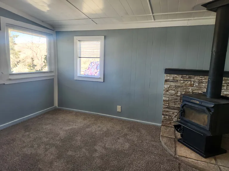 147 Shetler Dr — Photo 2