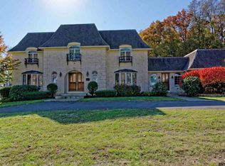 36 Park Dr, Menands, NY 12204