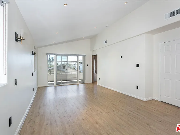 2914 Castle Heights Ave — Photo 9