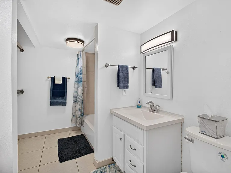 550 SW 2nd Ave #125 — Photo 35