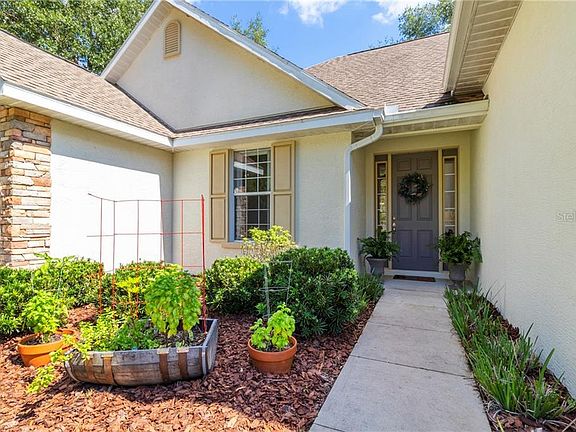 3rd image of 4115 NE 58th Cir