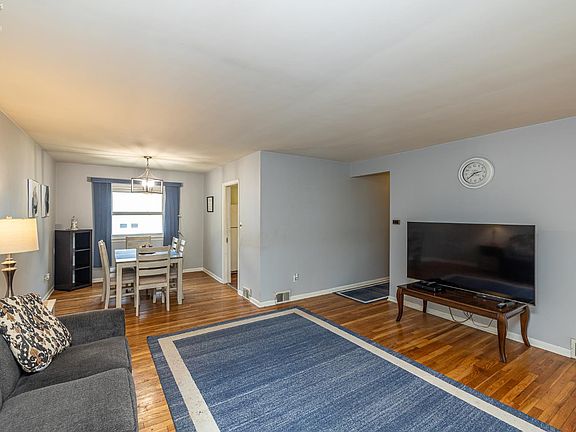 5th image of 6833 Maplewood Rd