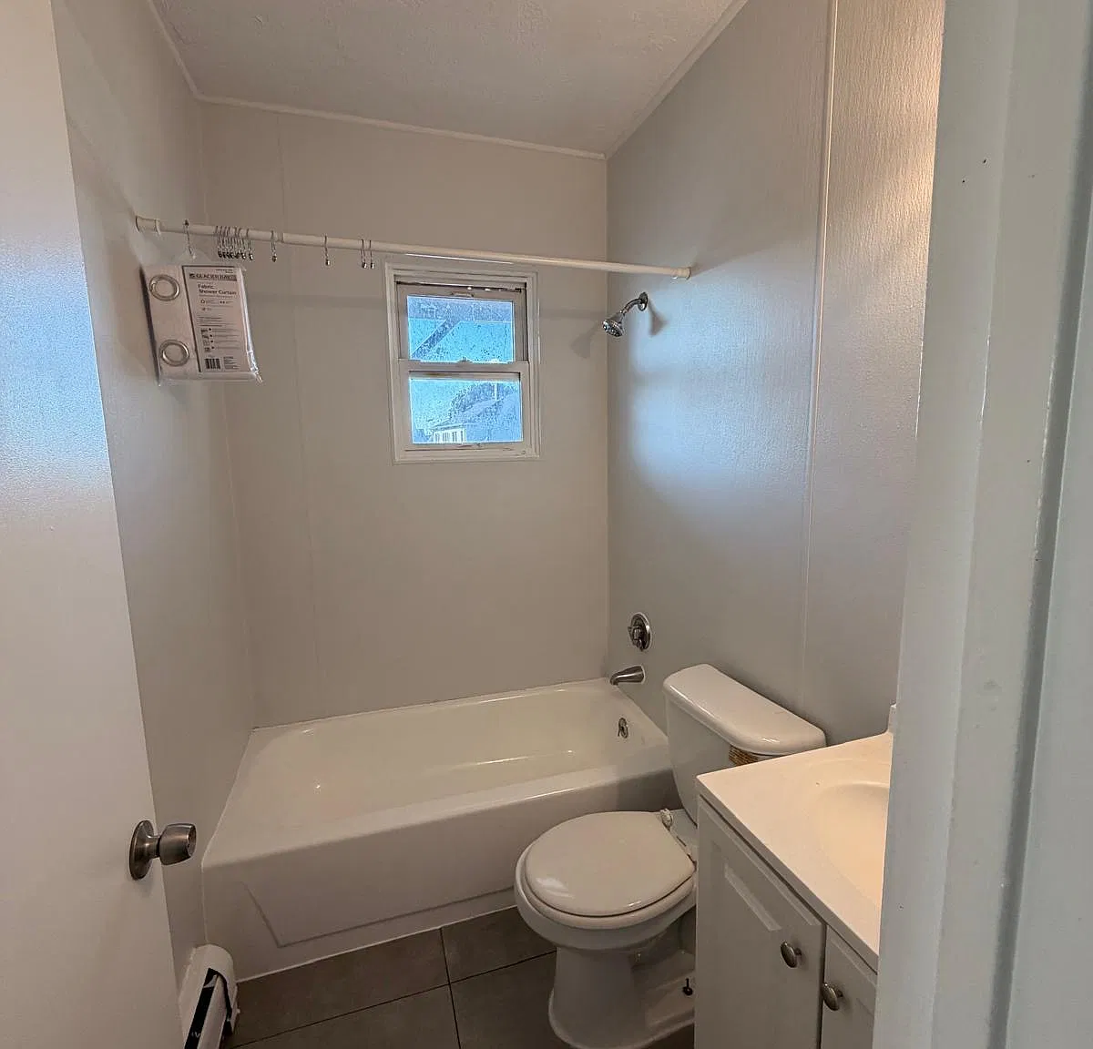 653 Union Ave — Photo 3