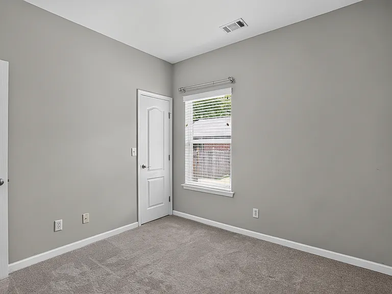 265 Oxmoor Pl — Photo 32