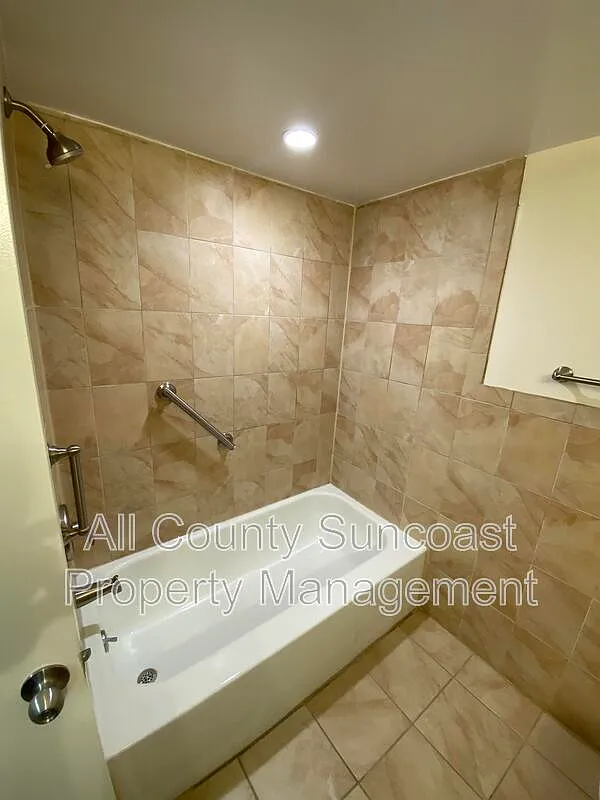 1 bed, 1.0 bath, $1,595 — Photo 3