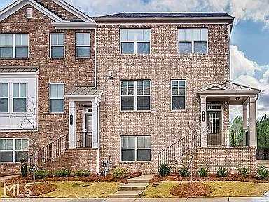 671 Sunset Park Dr — Photo 1