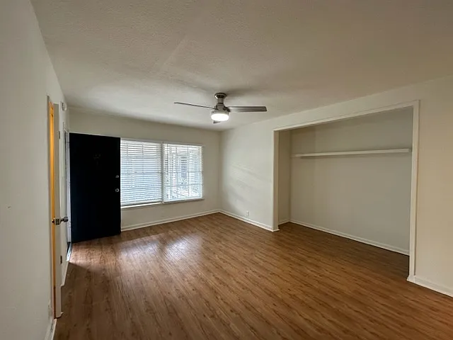 Cherokee Apartments — Photo 10