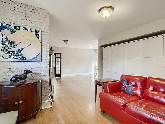3rd image of 5509 N Winthrop Ave #3N