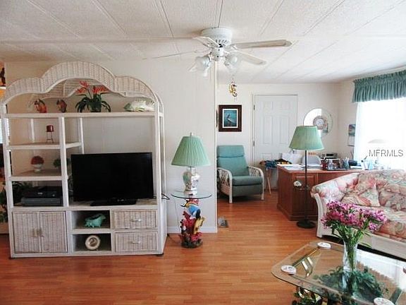 5th image of 75 Lakeview Dr