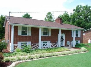 916 Spring Brook Dr, Kingsport, TN 37663