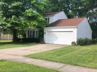 24425 Jamestowne Rd, Novi, MI 48375