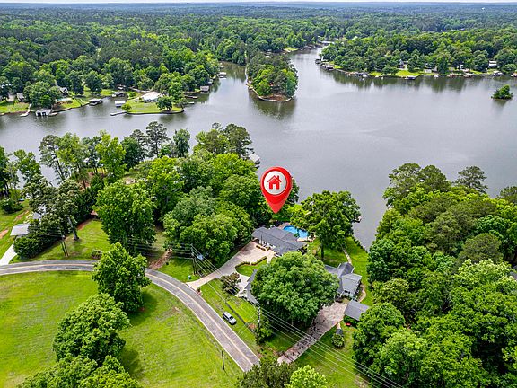 2nd image of 339 Thomas Dr
