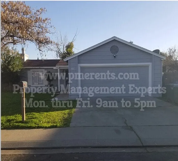 3016 Snowberry Ln