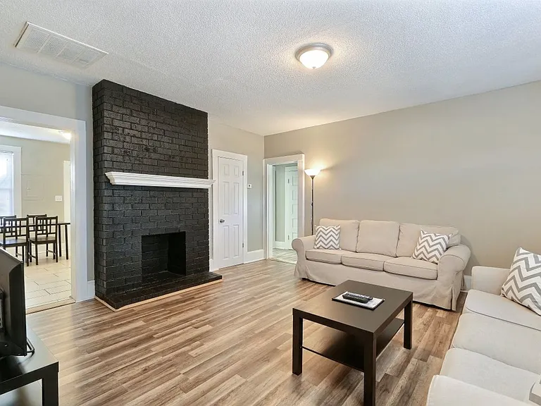 1925 E Gwinnett St — Photo 3