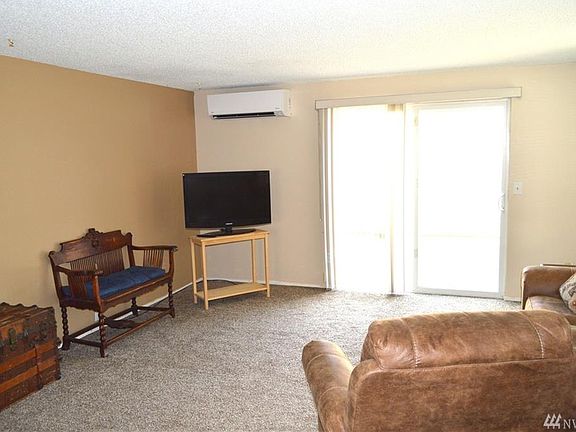 2nd image of 4944 Cottage Ln SE
