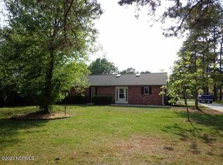 192 Sherrill Loop Rd, Sneads Ferry, NC 28460