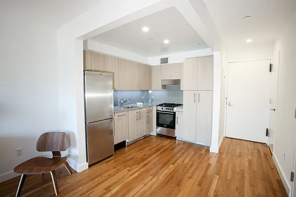 Rented by Stonehenge NYC LLC | media 2