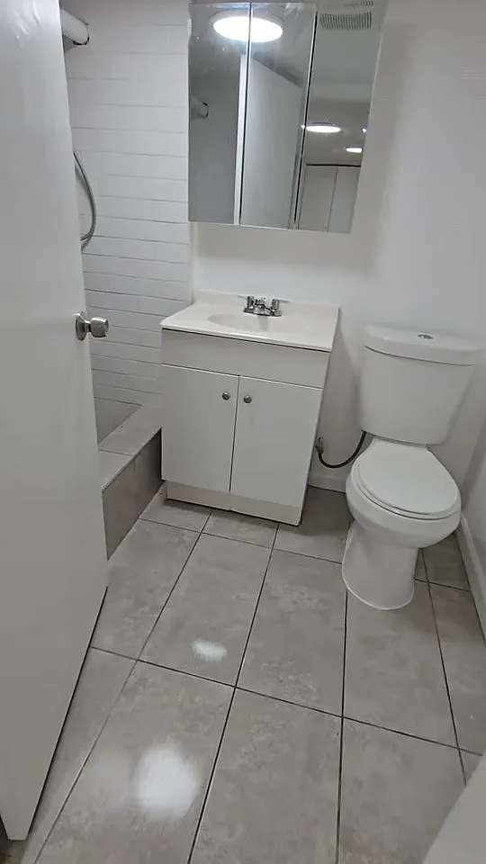 1 bed, 1000 sqft, $1,200 — Photo 2