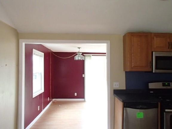 3rd image of 7451 Surbrook Rd