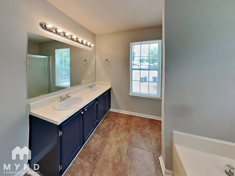 722 Village Overlook — Photo 13