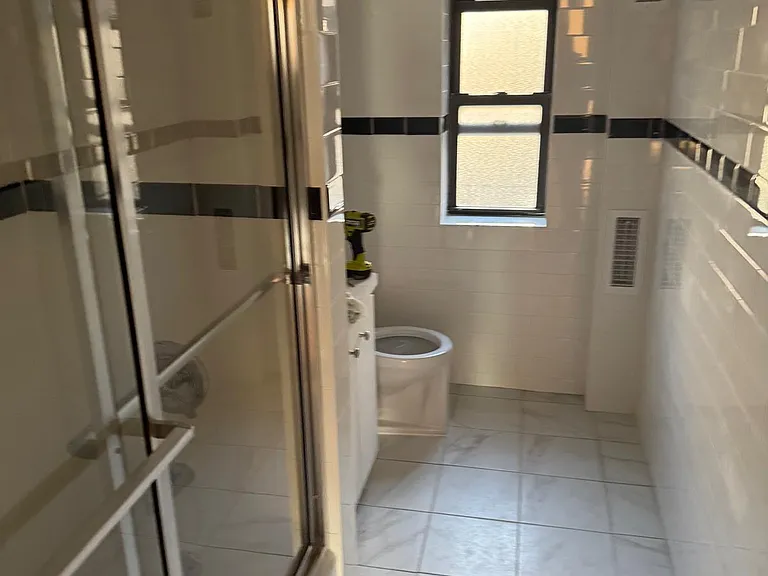35-09 29th St #4C — Photo 4