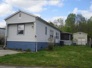 311 Empire Dr, Saint Albans, WV 25177