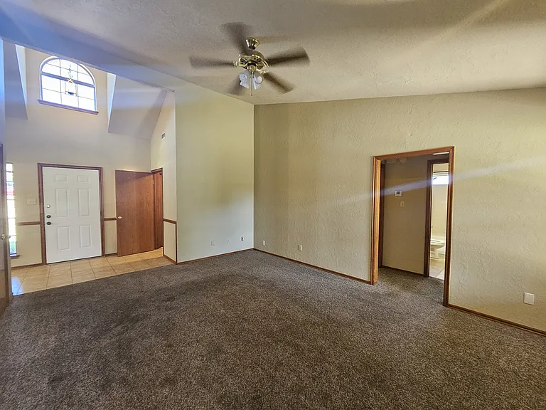4907 SE Randolph Rd — Photo 4