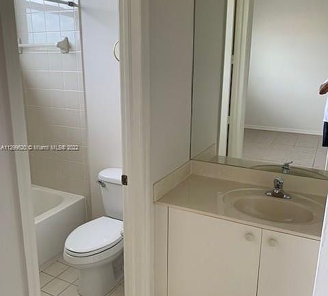 5th image of 1072 NE 42nd Ter Unit 1072