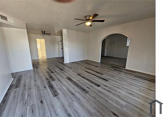 2nd image of 4613 W Vernon Ave