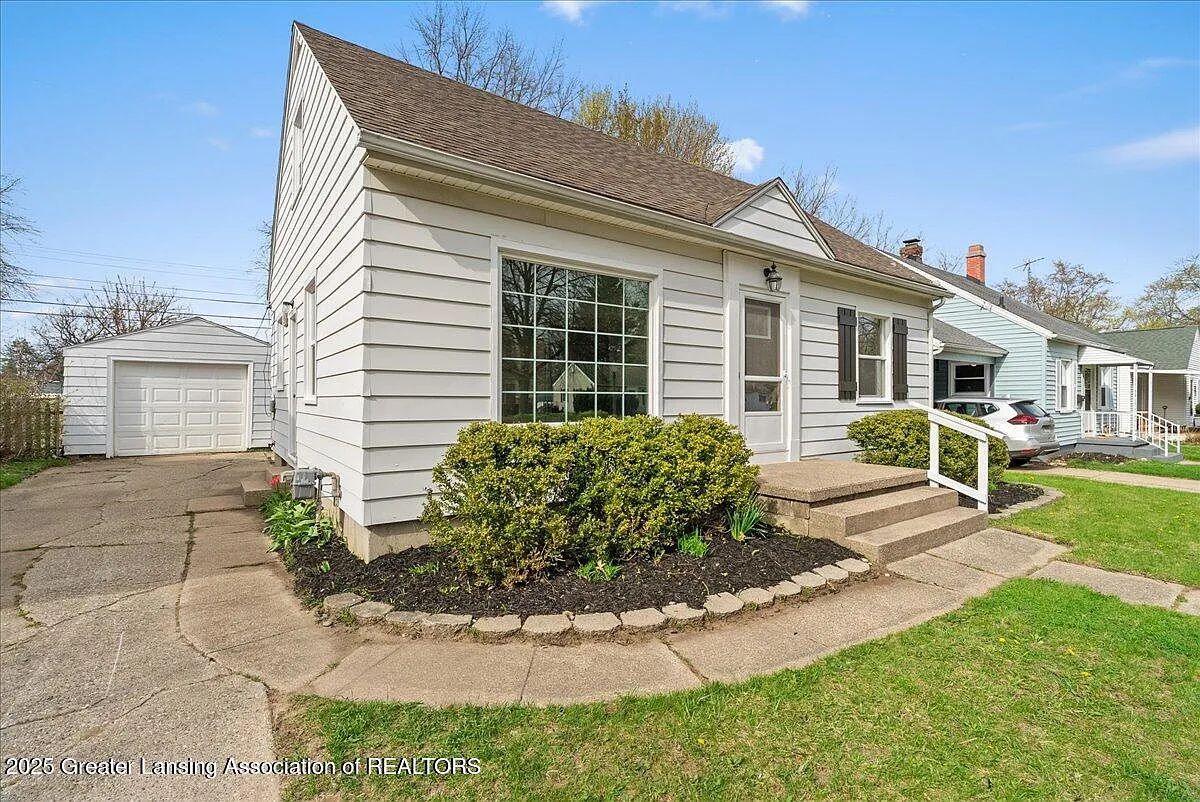 907 Hamilton Ave photo 1