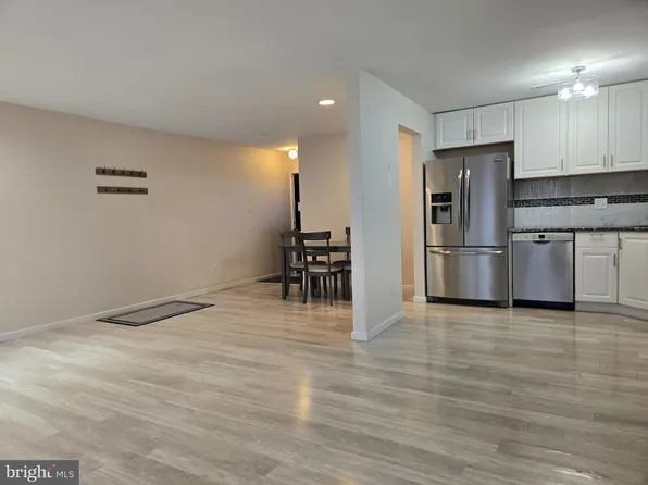 607 Lindsey Ct, Marlton, NJ 08053