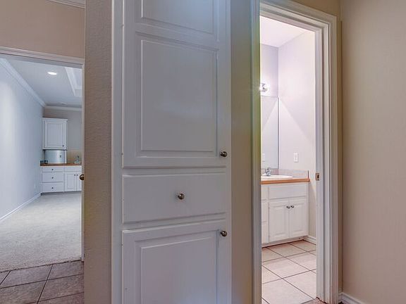4th image of 16 Fernwood Dr S #16