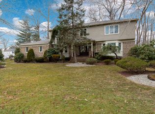 2 Montreal Woods Ct, Manalapan, NJ 07726