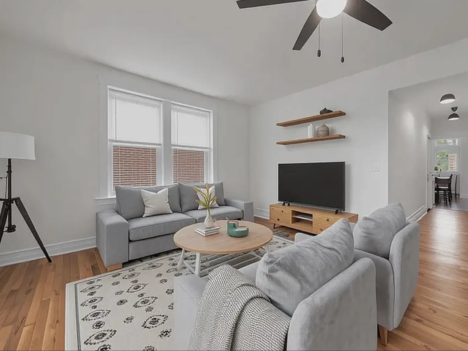 Mosaic - 721 Interdrive - Now Leasing 27/28 — Photo 3