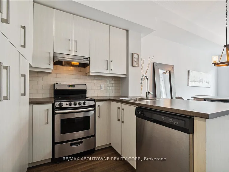 40 Esplanade Ln #102 — Photo 16