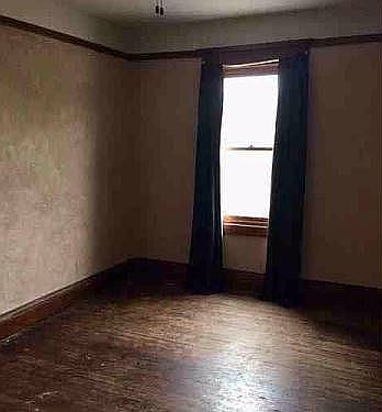 4th image of 1083 W North St
