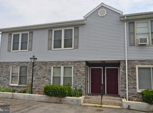 711 Hill Rd APT B, Wernersville, PA 19565