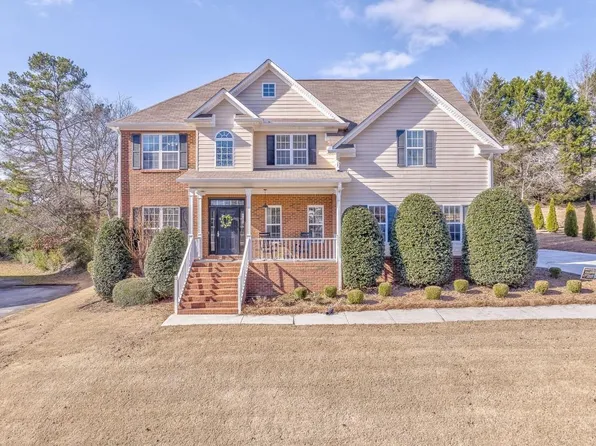 106 Towne Lake Dr NE, Calhoun, GA 30701