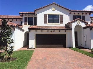 7814 Bristol Cir, Naples, FL 34120