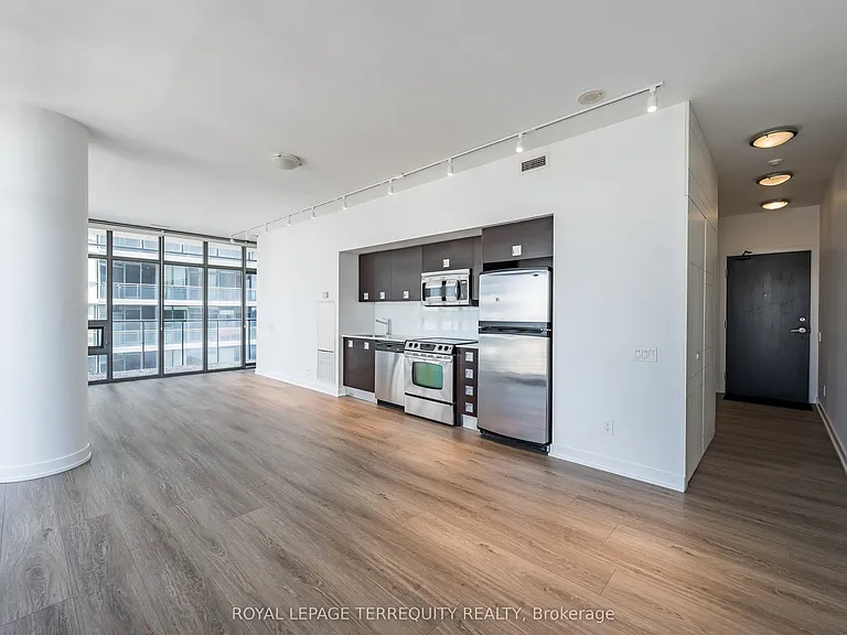 33 Charles St E #4008 — Photo 3