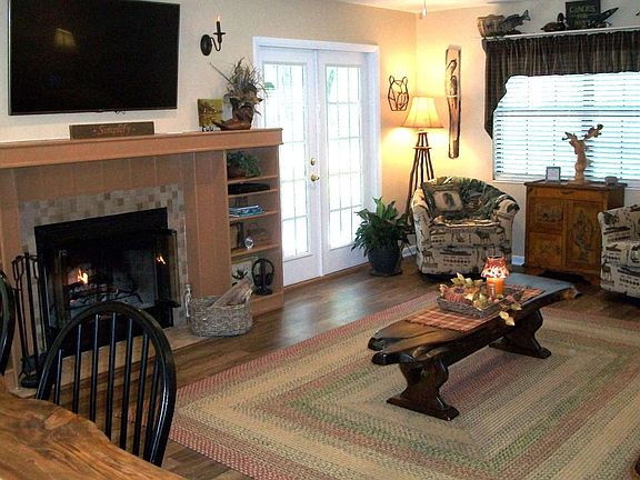 3rd image of 23394 Meadow View Dr