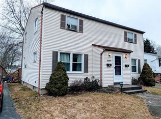 609 Cabot Rd, Rochester, NY 14626