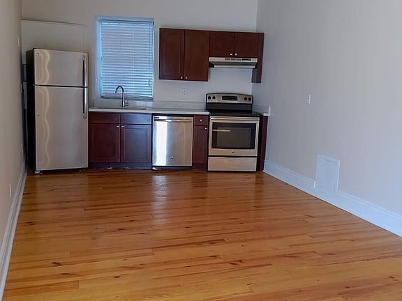 2nd image of 1400 Gov Nicholls St #4
