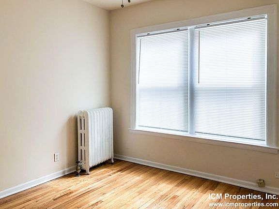 3rd image of 3925 N Pine Grove Ave APT 1W