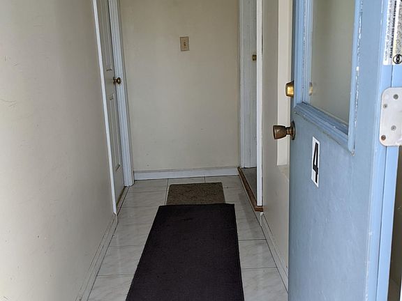 Private Entrance hallway.