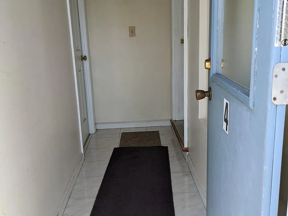 Private Entrance hallway.
