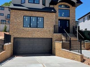 1087 Richmond Rd, Staten Island, NY 10304