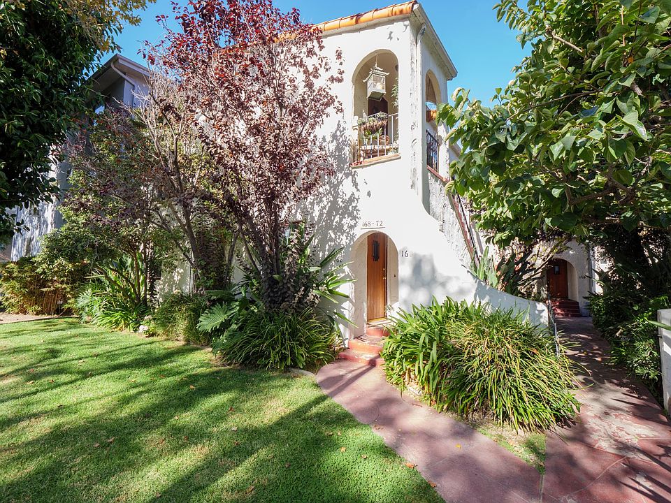 Courtyard and entryway.